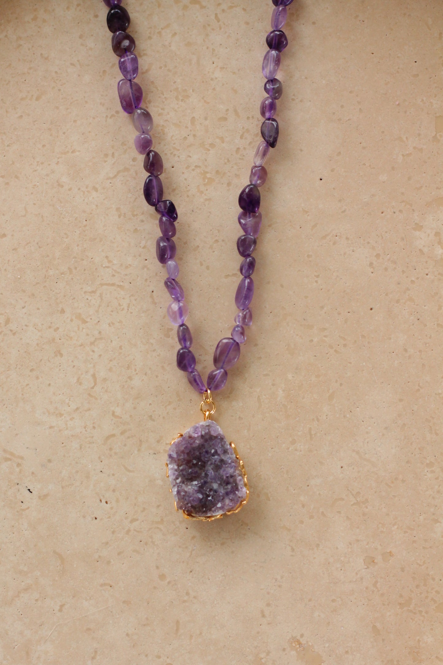 Amethist Necklace - Raw meets Smooth