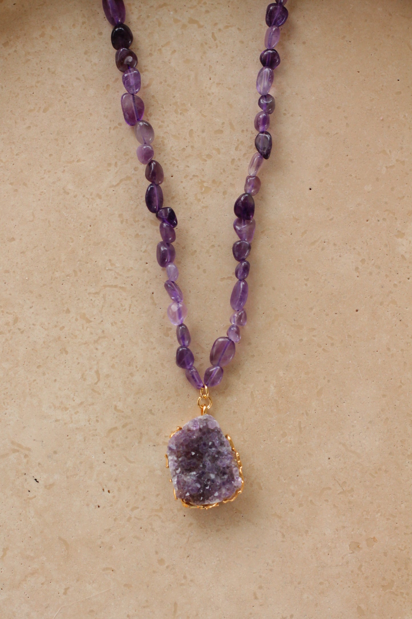 Amethist Necklace - Raw meets Smooth