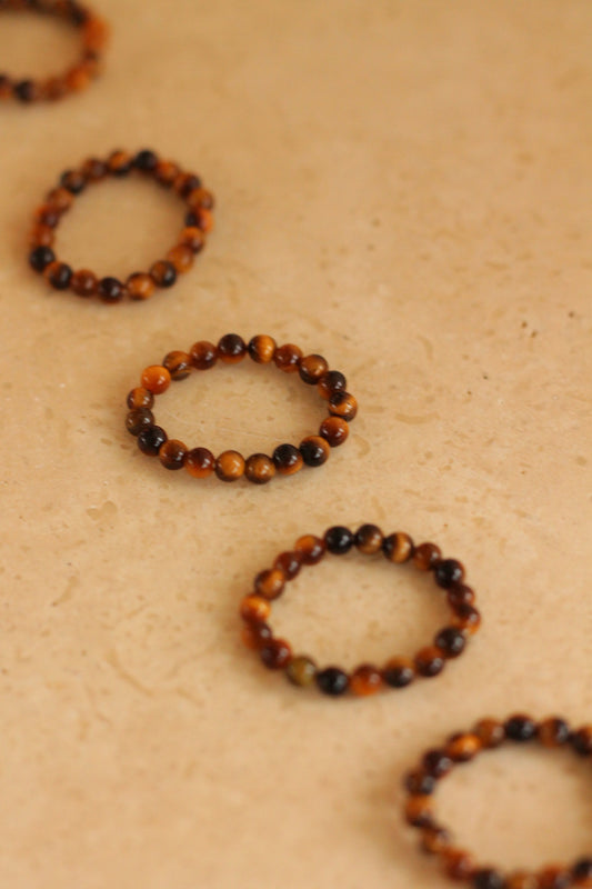 Detailfoto van kleine edelsteenkraaltjes - Edelsteen Ring Elastisch